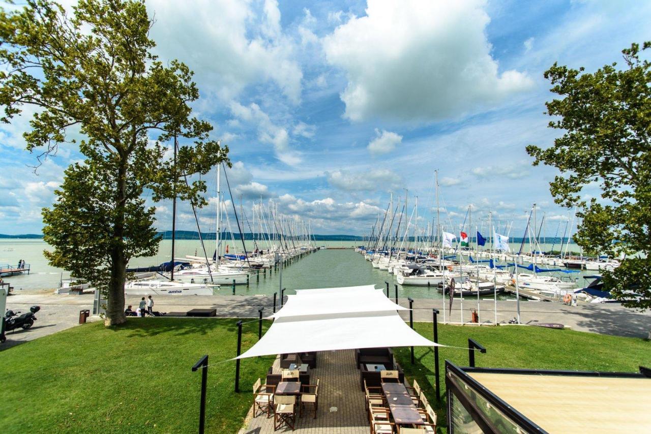 Bl Bavaria Yachtclub & Apartments Balatonlelle Extérieur photo