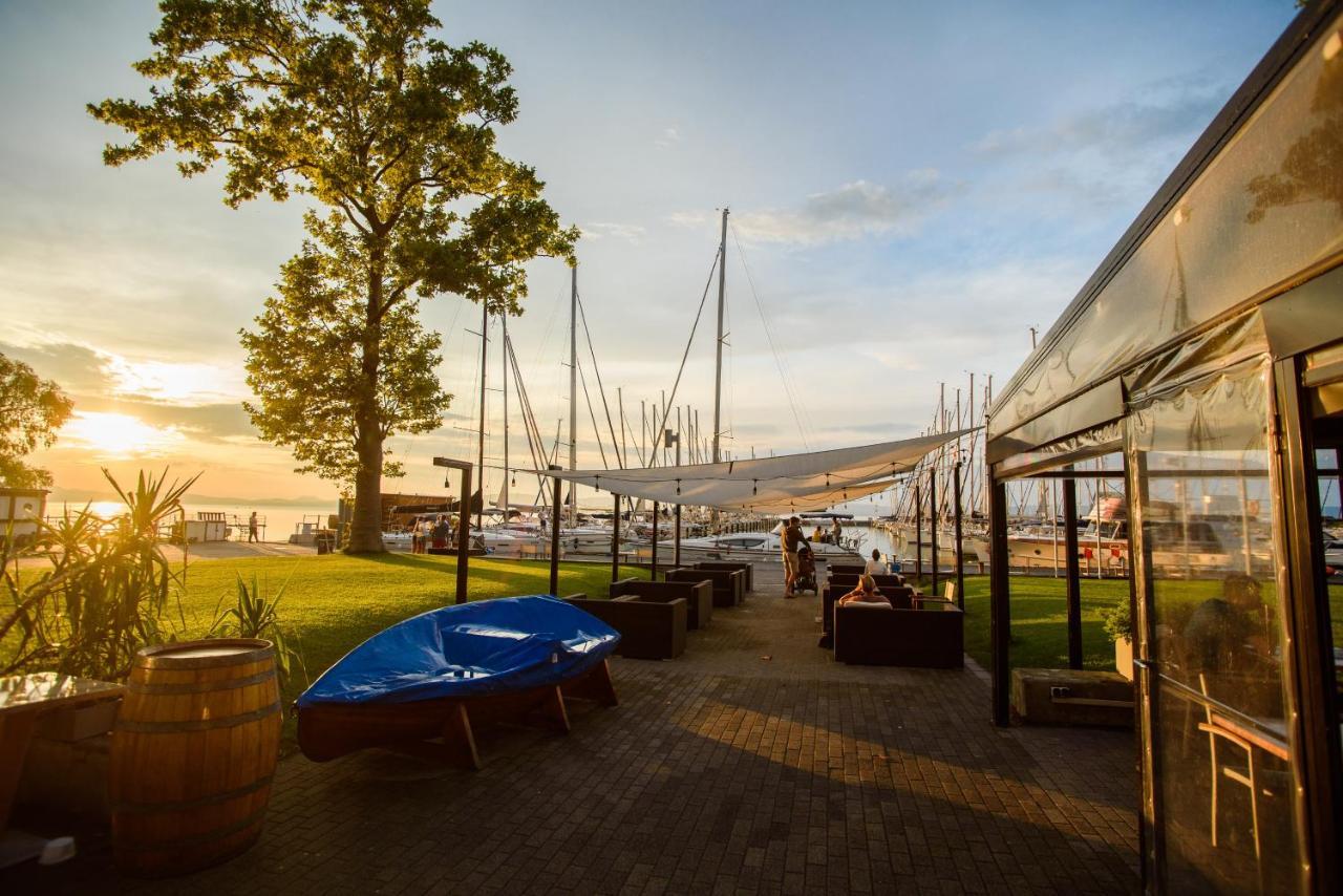Bl Bavaria Yachtclub & Apartments Balatonlelle Extérieur photo