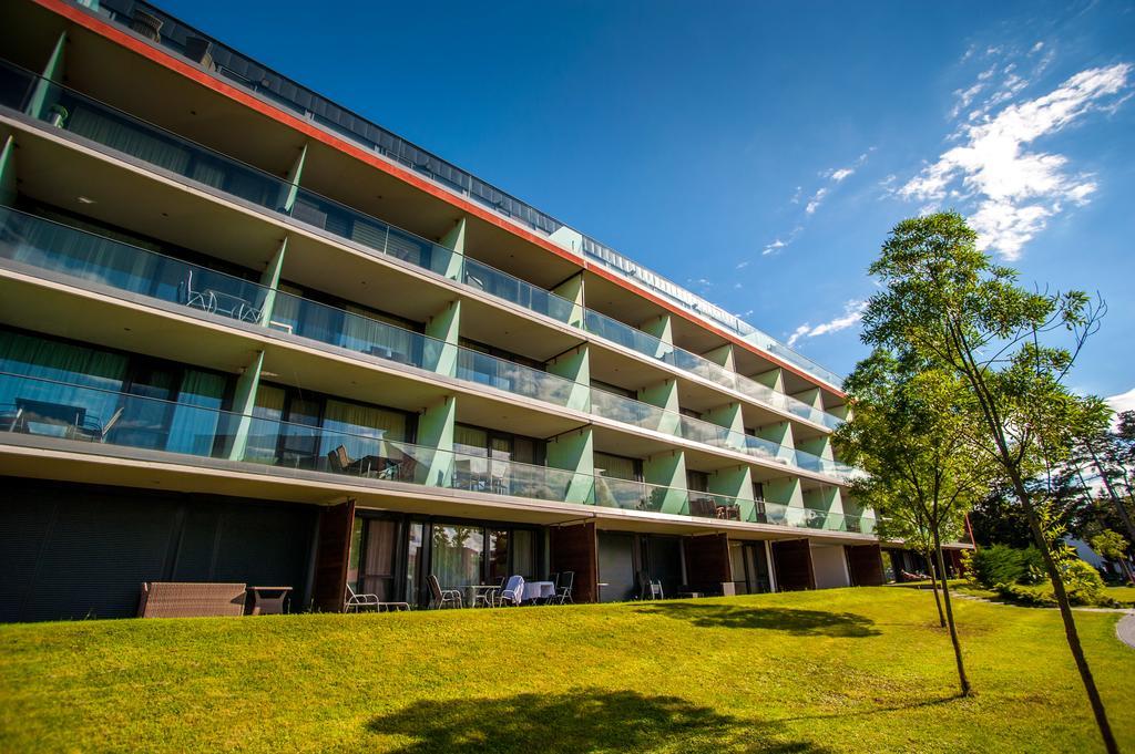 Bl Bavaria Yachtclub & Apartments Balatonlelle Extérieur photo