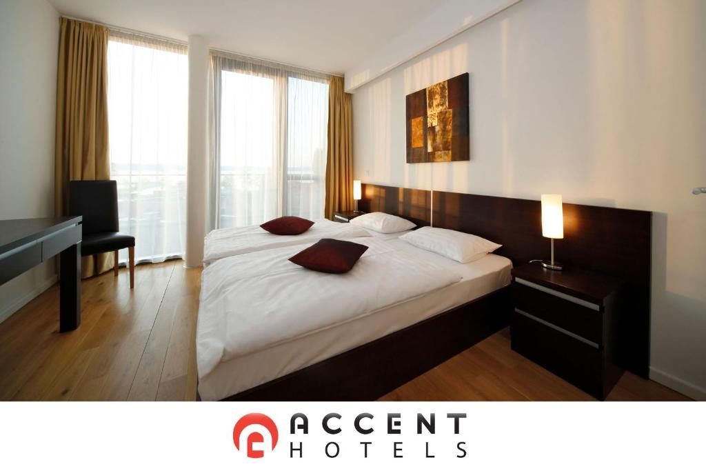 Bl Bavaria Yachtclub & Apartments Balatonlelle Extérieur photo
