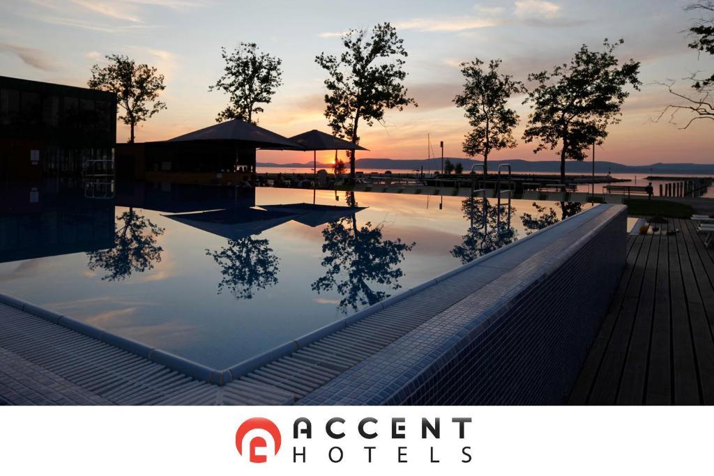 Bl Bavaria Yachtclub & Apartments Balatonlelle Extérieur photo