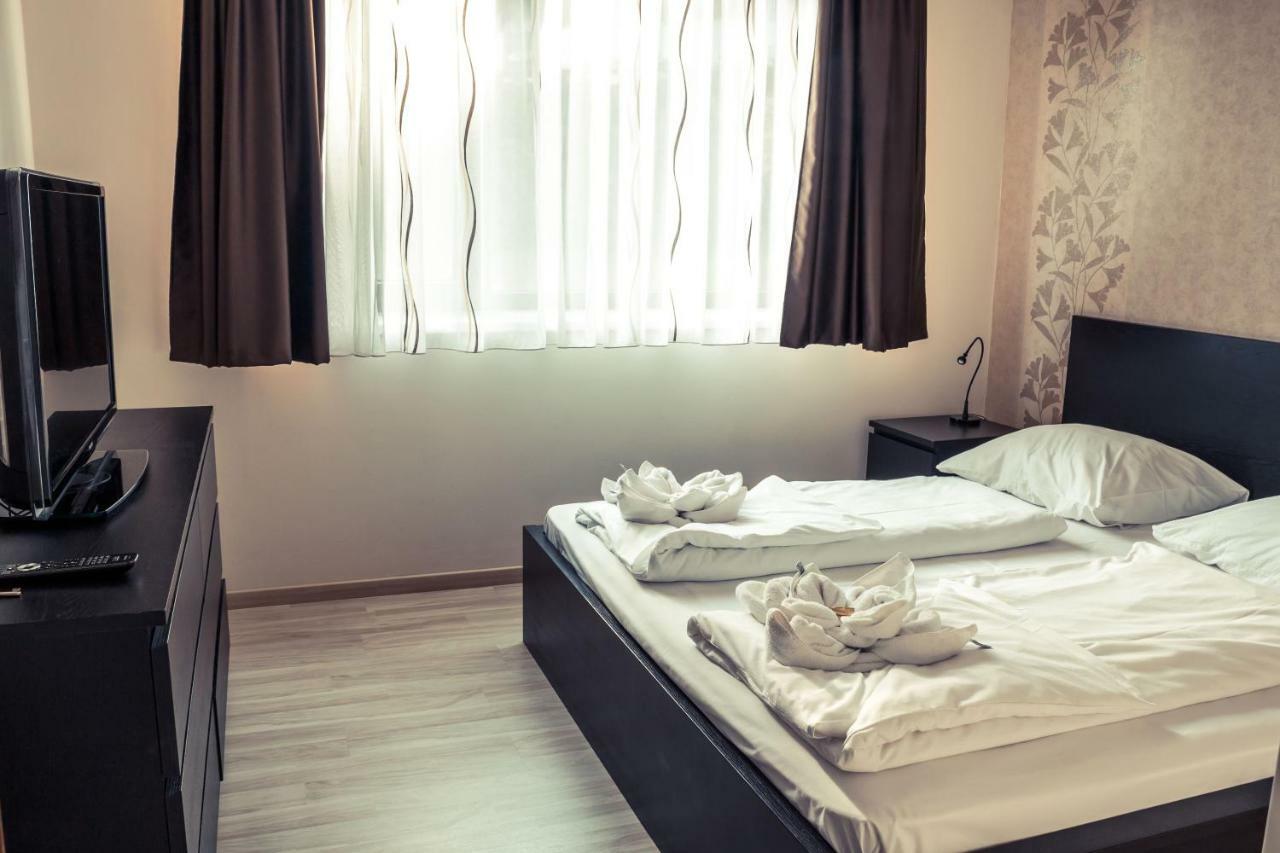 Bl Bavaria Yachtclub & Apartments Balatonlelle Extérieur photo